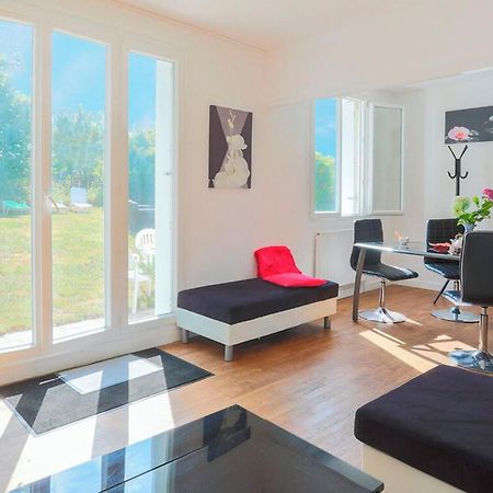 2 Bedroom Stunning Home In Ploumagoar Exterior photo